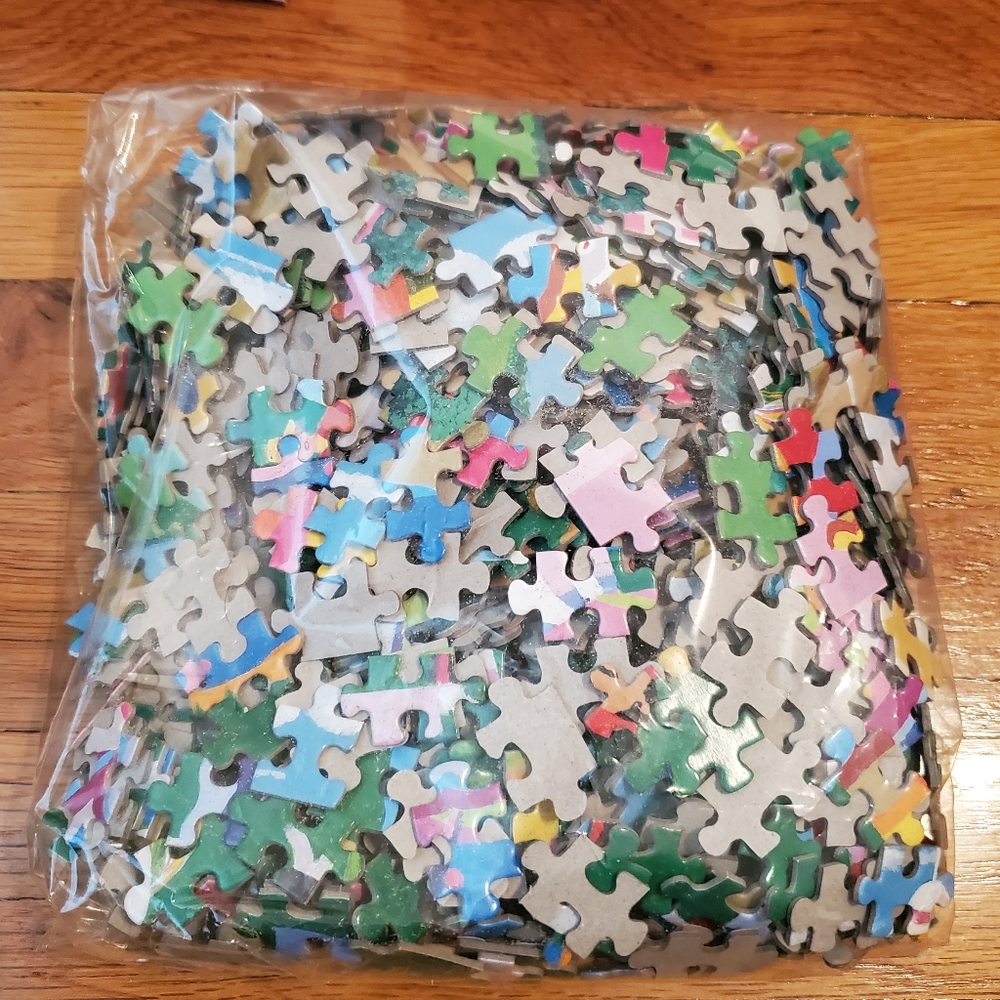 Mega Puzzles - 1000 Piece Puzzle - Picture 4 of 6